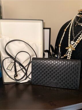Gucci Black Embossed Interlocking G Leather Crossbody Wallet